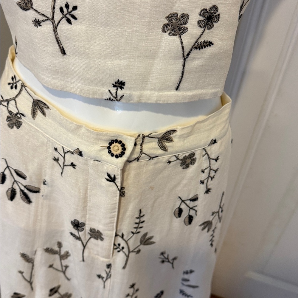 Floral Print Cream Skirt with matching halter top - Picture 3 of 6